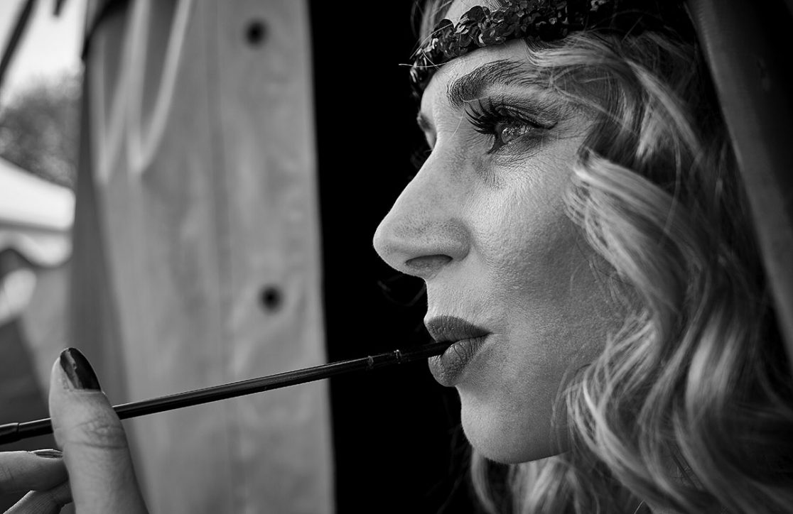 Porträt einer Frau im Zirkus