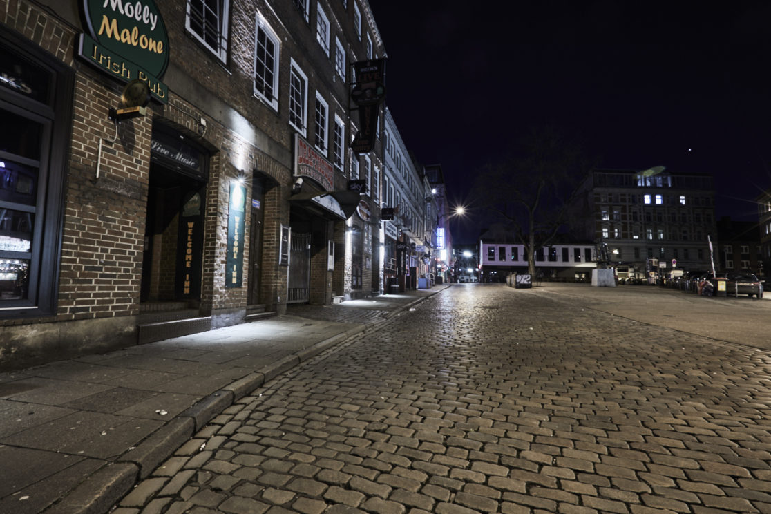 St.Pauli bei Nacht, Nähe Hans Albers